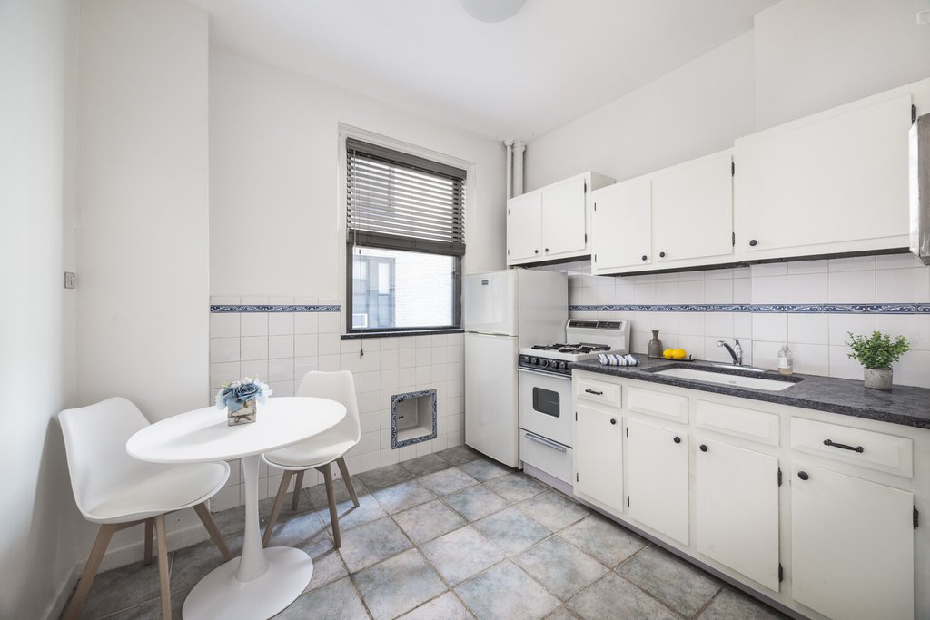 201 West 89th Street, Unit 4C photo 5