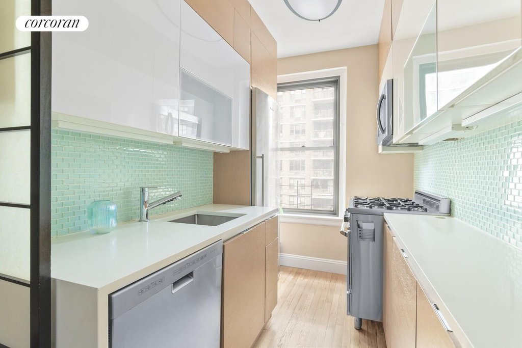 308 East 79th Street, Unit 10B photo 3
