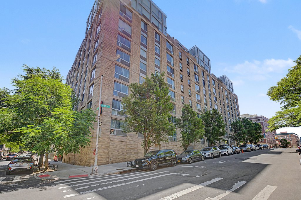 68 Bradhurst Avenue, Unit 5W