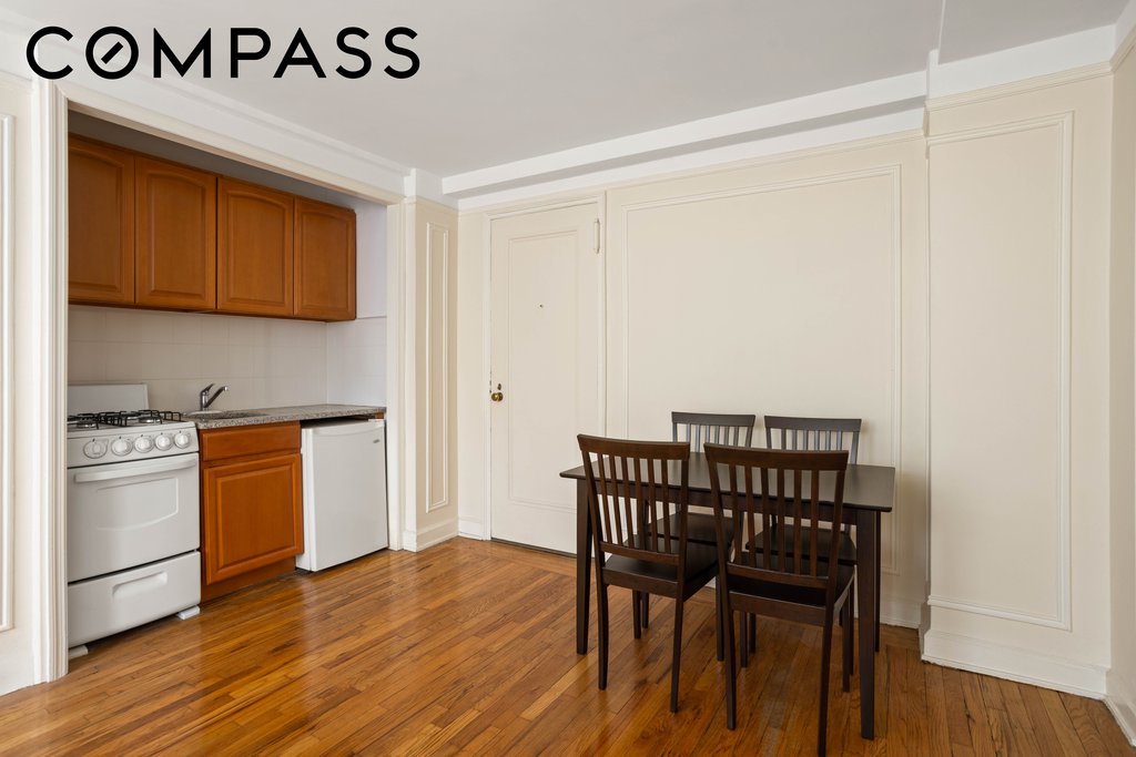 155 East 49th Street, Unit 10C photo 2