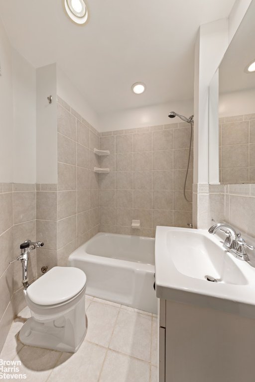 116 West 72nd Street, Unit 2B photo 6