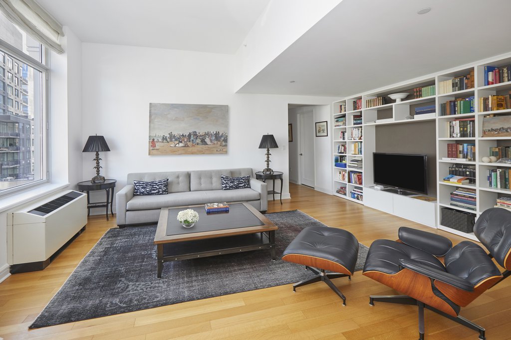 80 Riverside Boulevard, Unit 19B