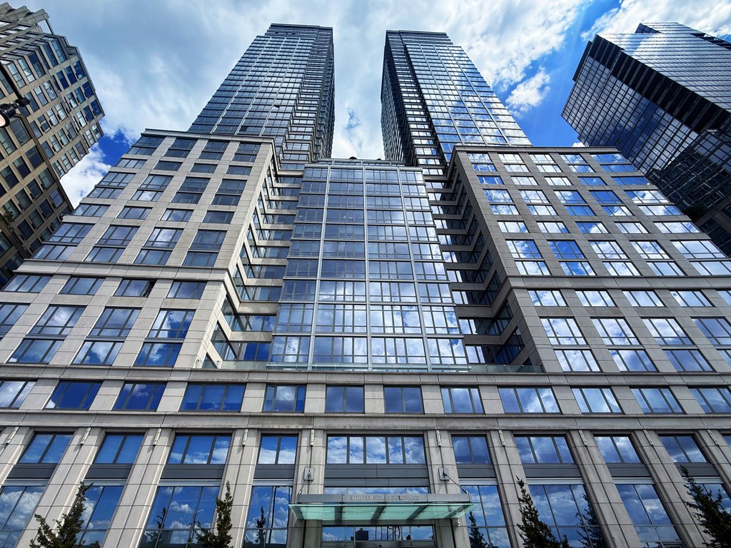 80 Riverside Boulevard, Unit 19B photo 17