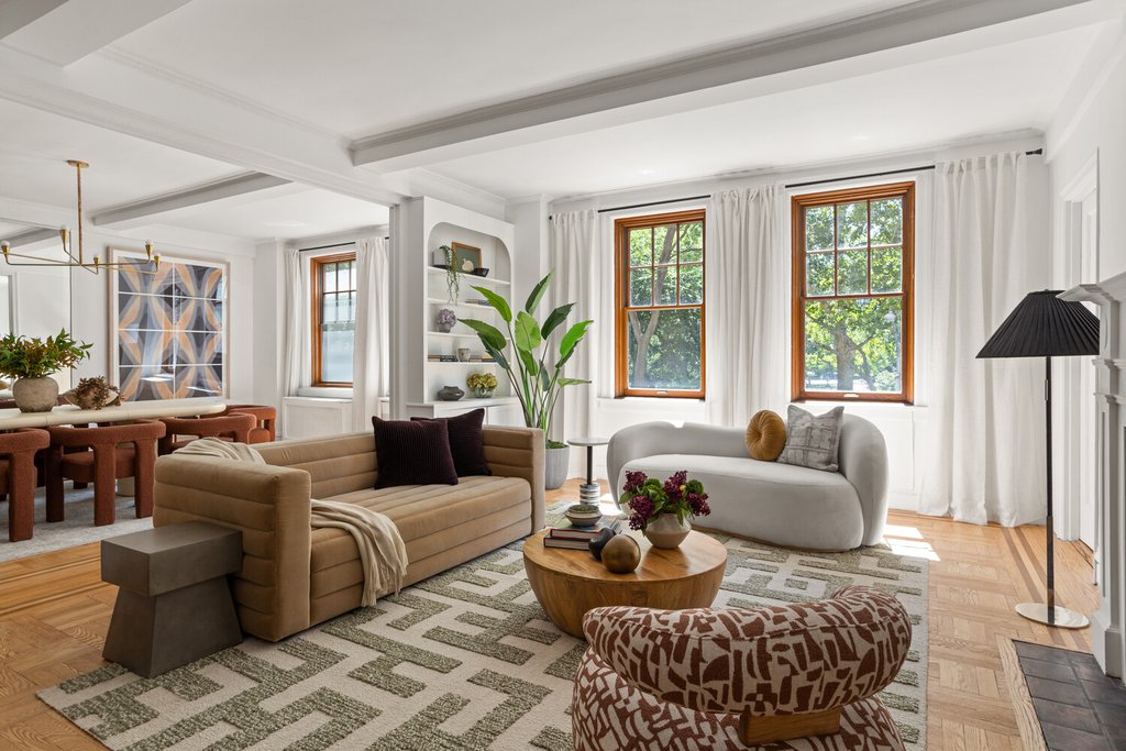 32 Washington Square West, Unit 3E