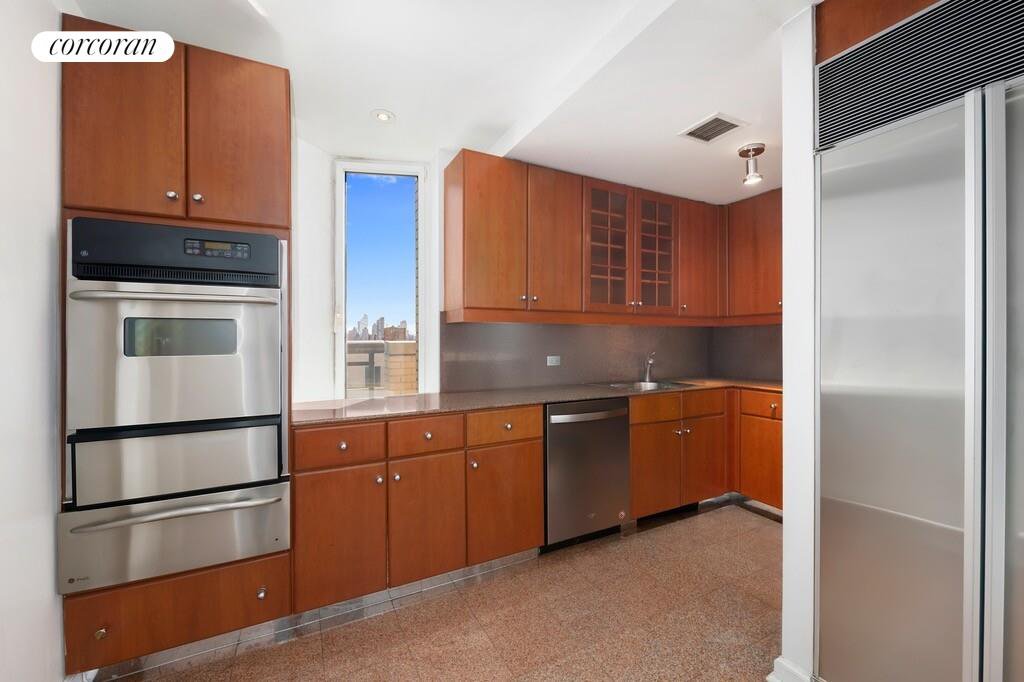 279 Central Park West, Unit PH22 photo 11