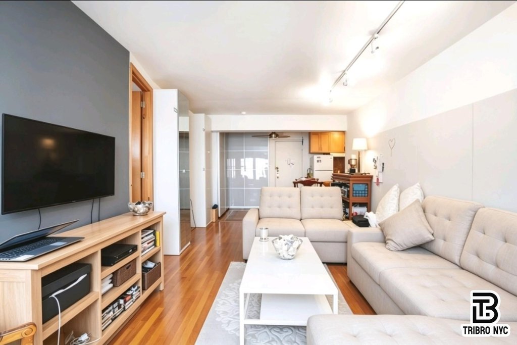 200 East 28th Street, Unit 5E photo 2