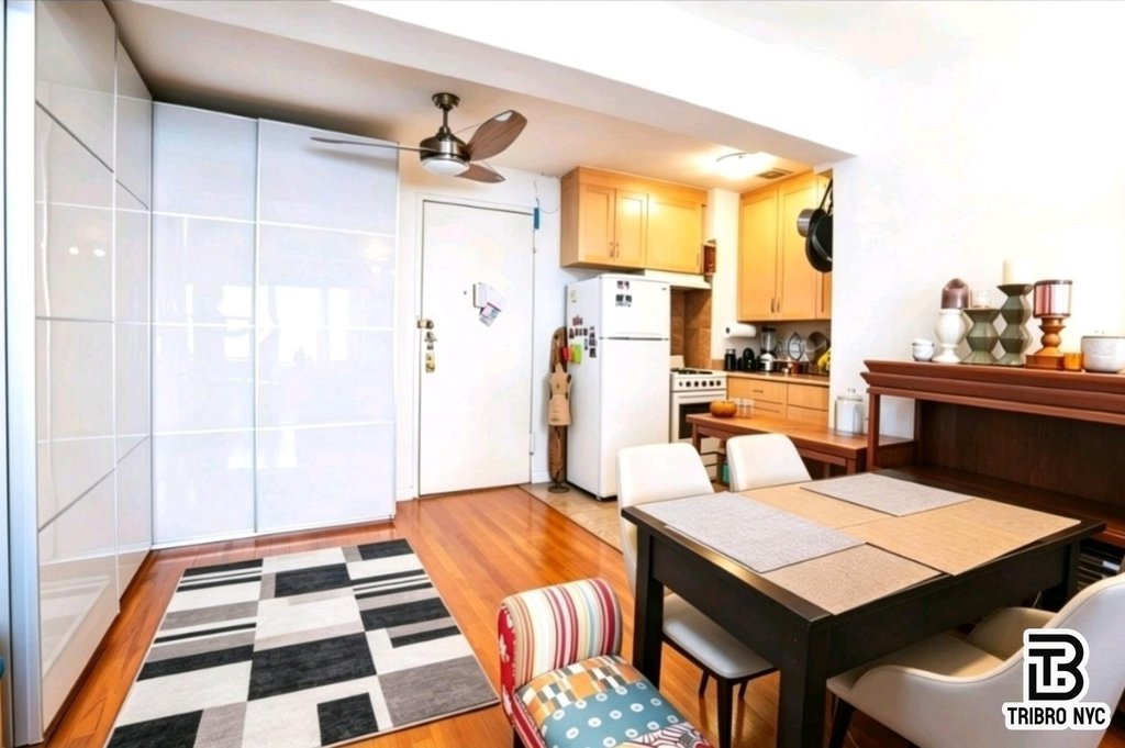 200 East 28th Street, Unit 5E photo 3