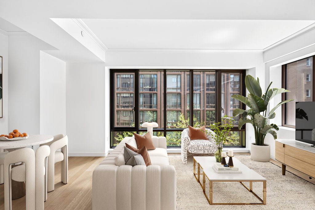 225 East 19th Street, Unit 402