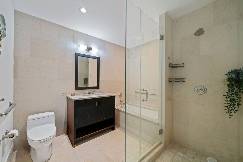 100 Riverside Boulevard, Unit 9A photo 4