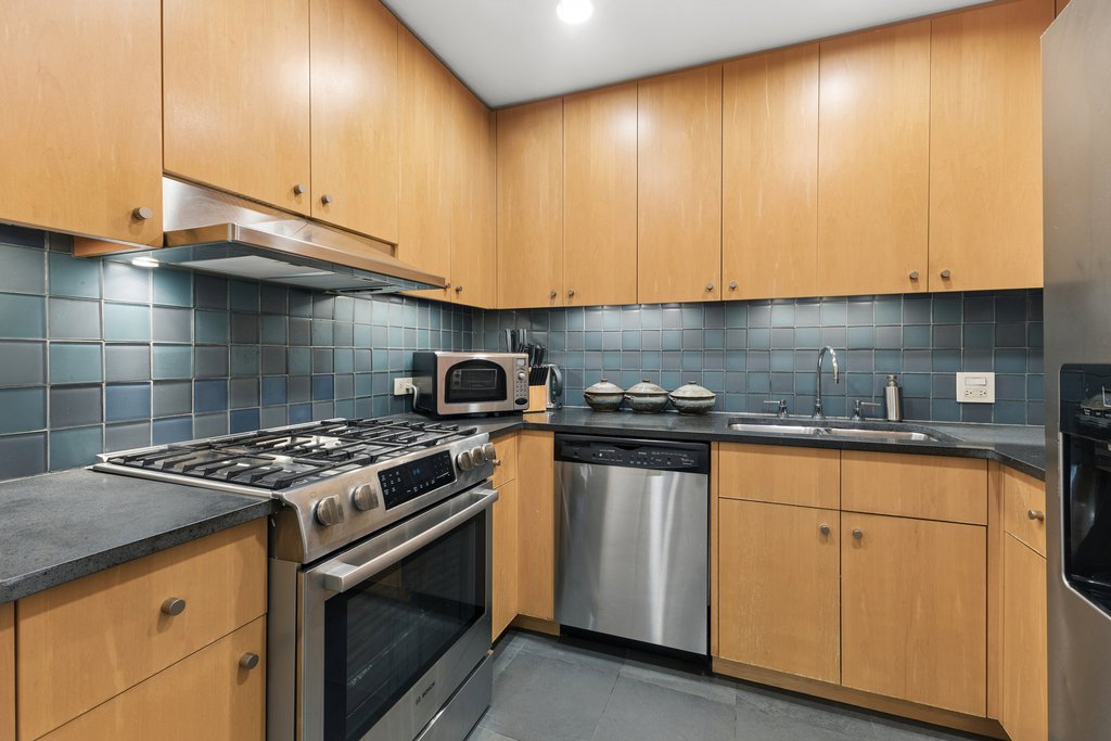 30 West 13th Street, Unit 4A photo 6