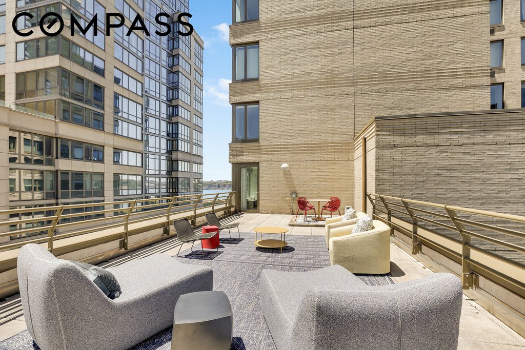 100 Riverside Boulevard, Unit 6R photo 3