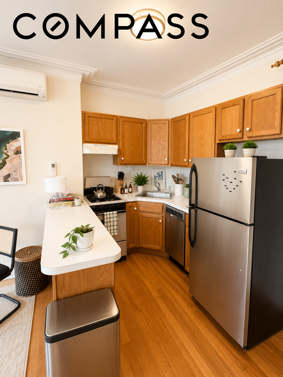 132 Remsen Street, Unit 8 photo 4