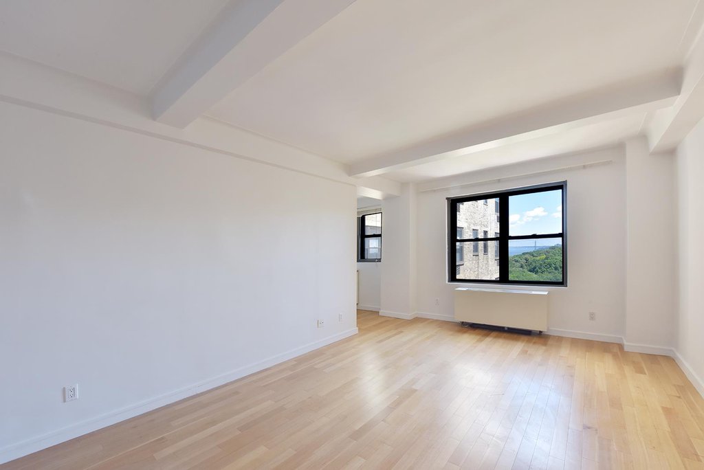 230 Riverside Drive, Unit 15G photo 3