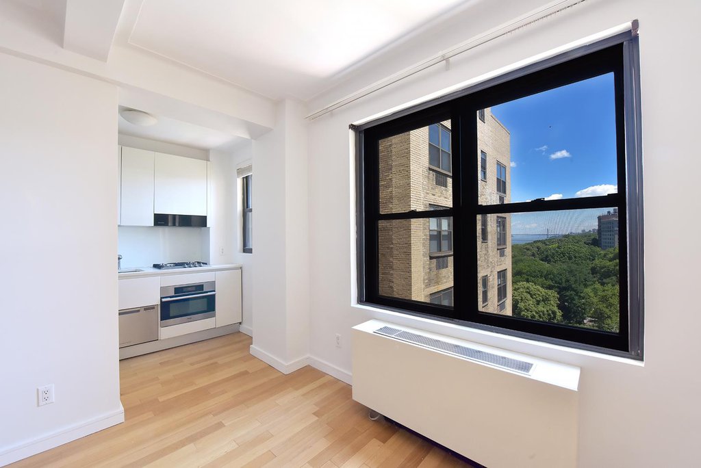 230 Riverside Drive, Unit 15G photo 5