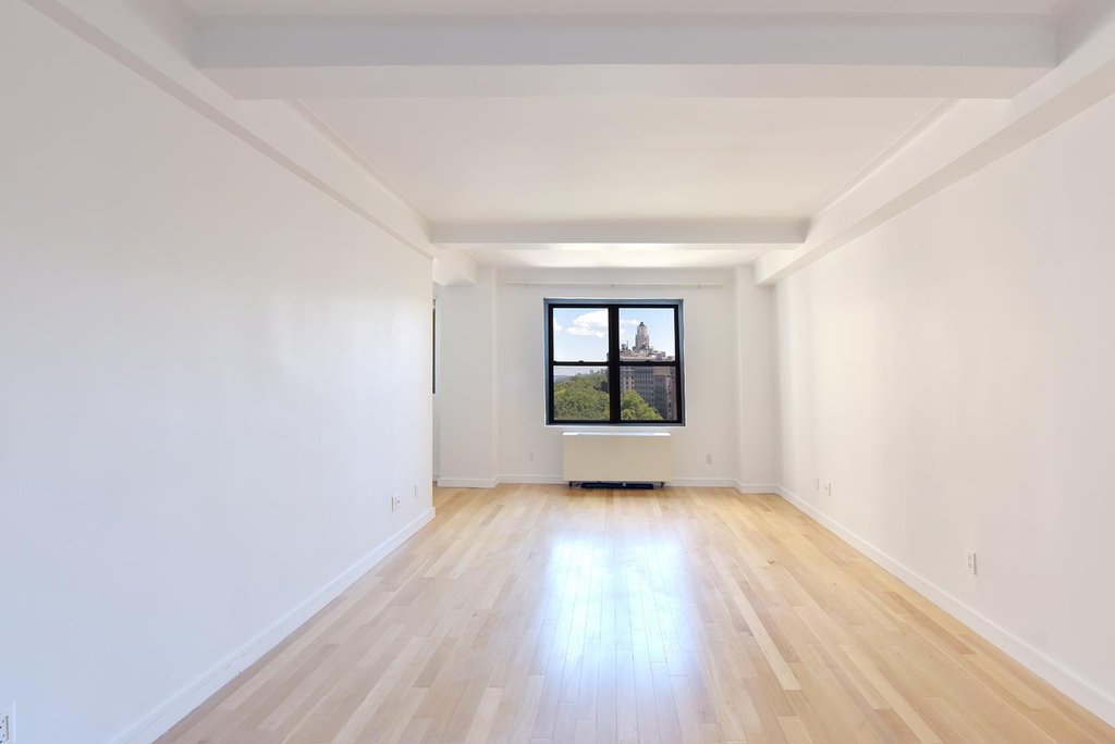 230 Riverside Drive, Unit 15G photo 10