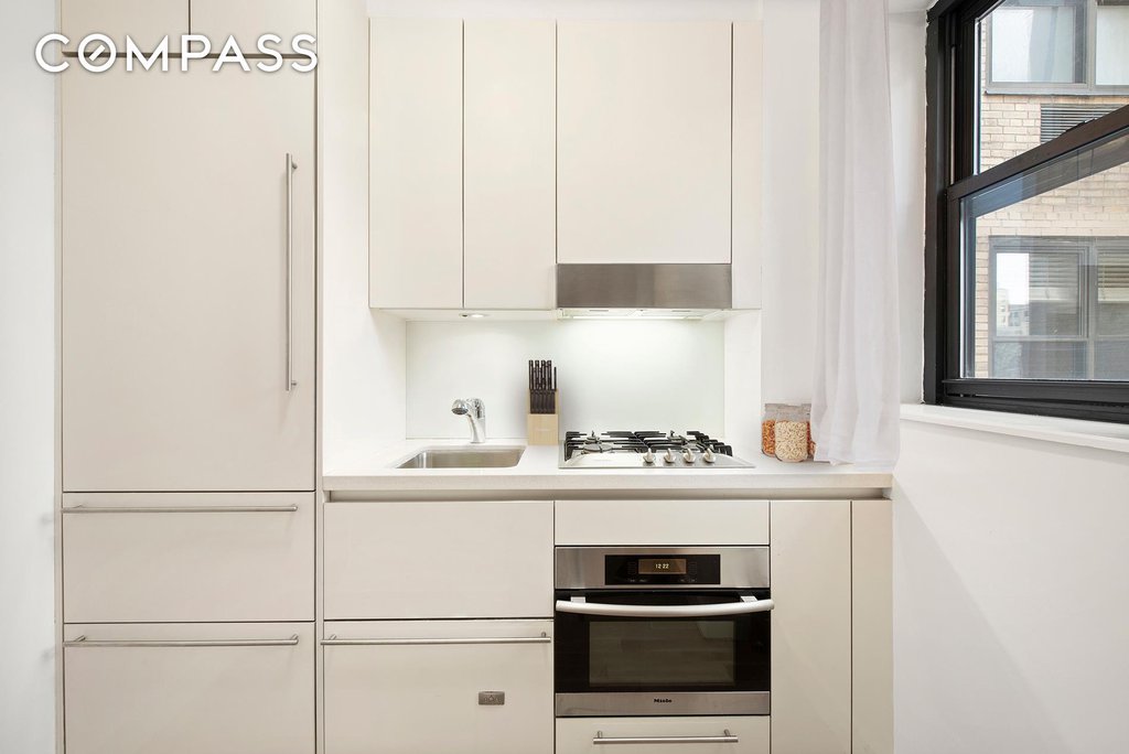 230 Riverside Drive, Unit 15G photo 15