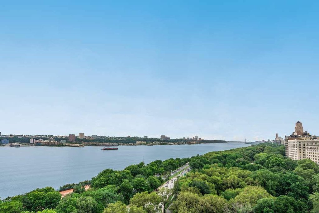 230 Riverside Drive, Unit 15G photo 16