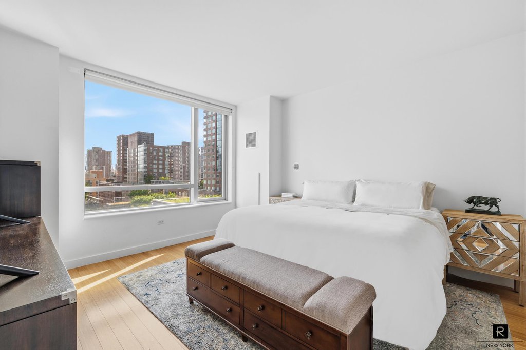 2 River Terrace, Unit 17F photo 5