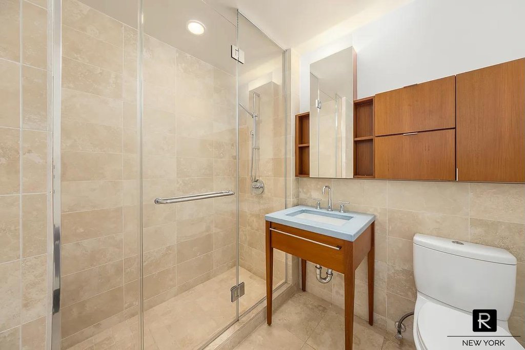 2 River Terrace, Unit 17F photo 9