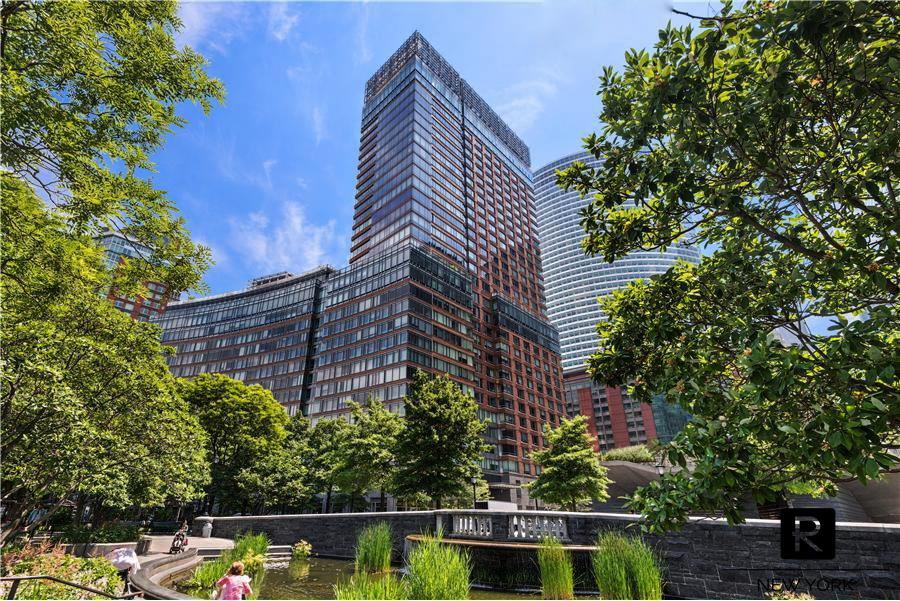2 River Terrace, Unit 17F photo 17