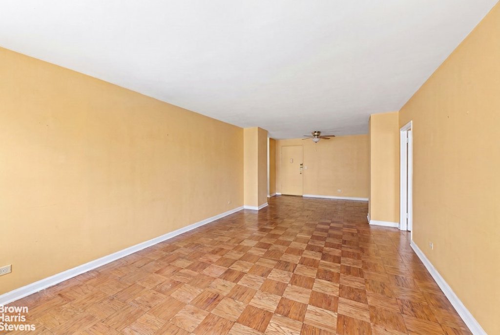 77 Seventh Avenue, Unit 6P photo 2