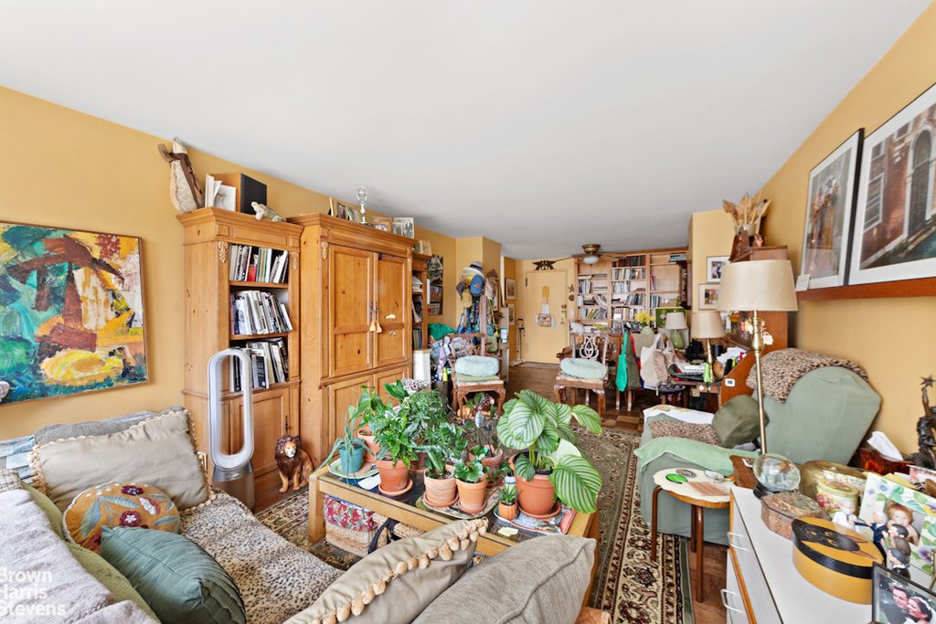 77 Seventh Avenue, Unit 6P photo 3