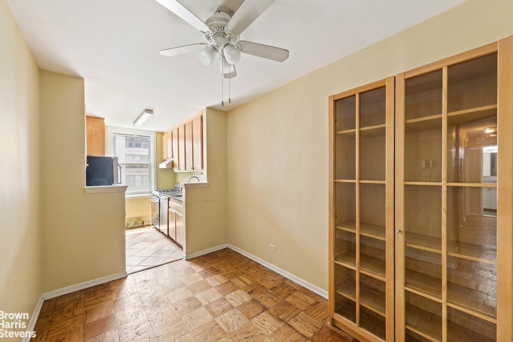 77 Seventh Avenue, Unit 6P photo 10