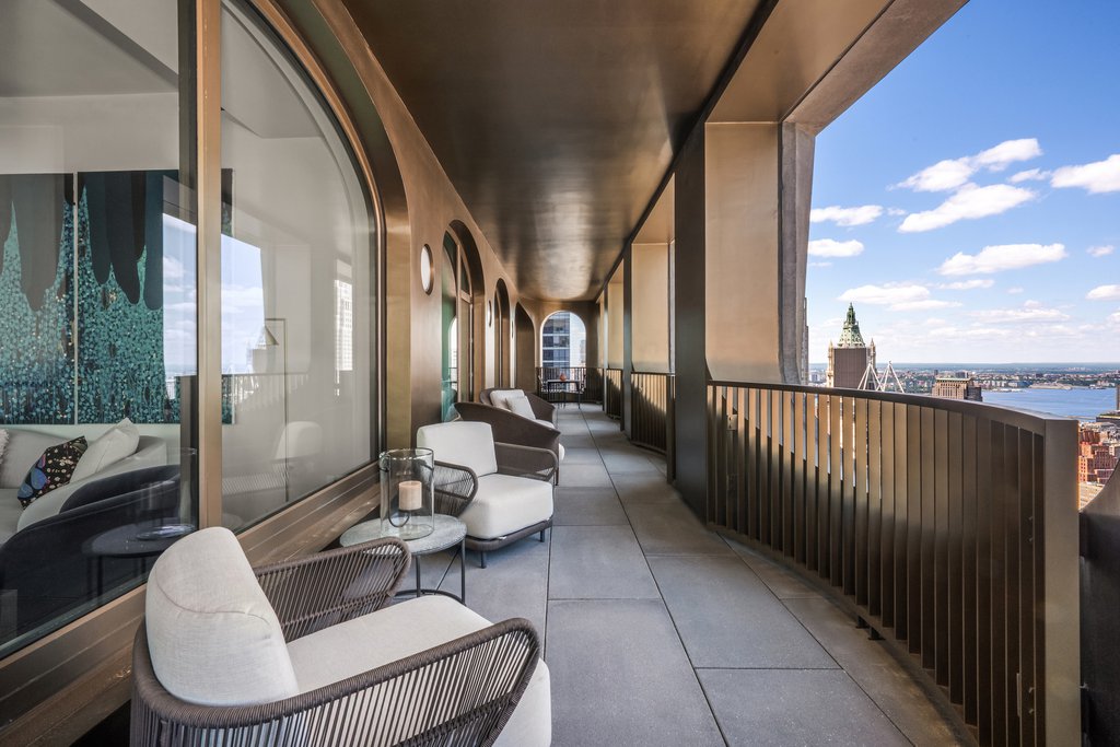 130 William Street, Unit PH62A