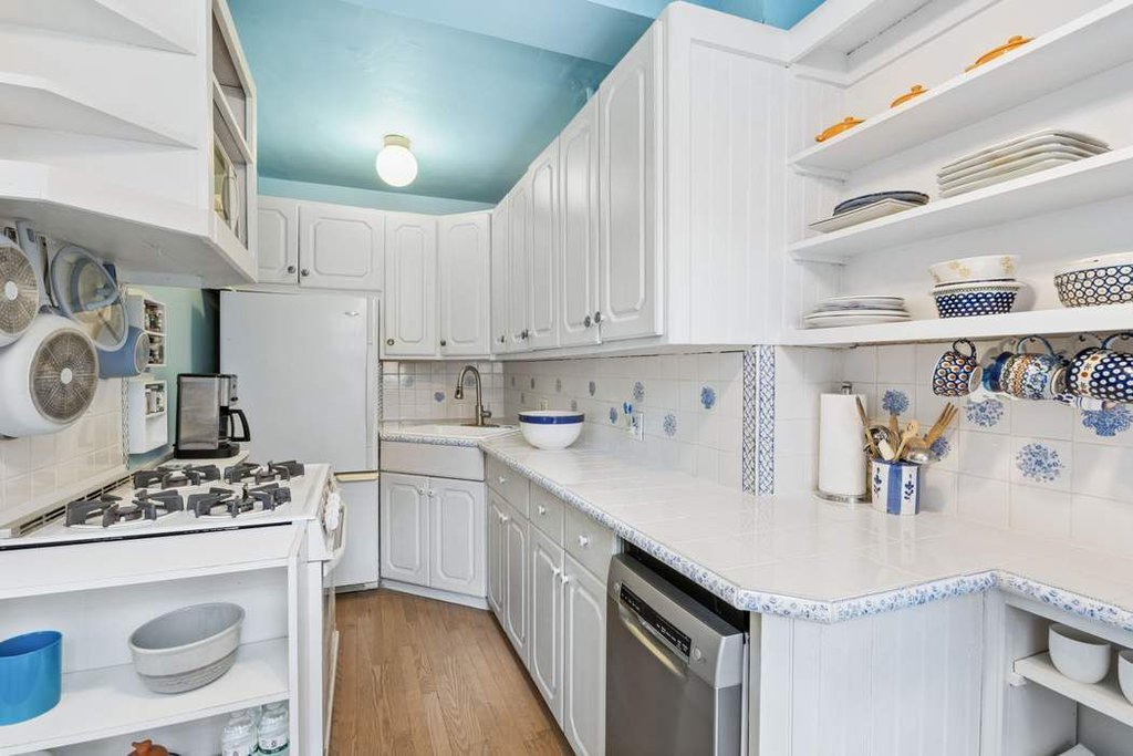 333 East 53rd Street, Unit 5H photo 5