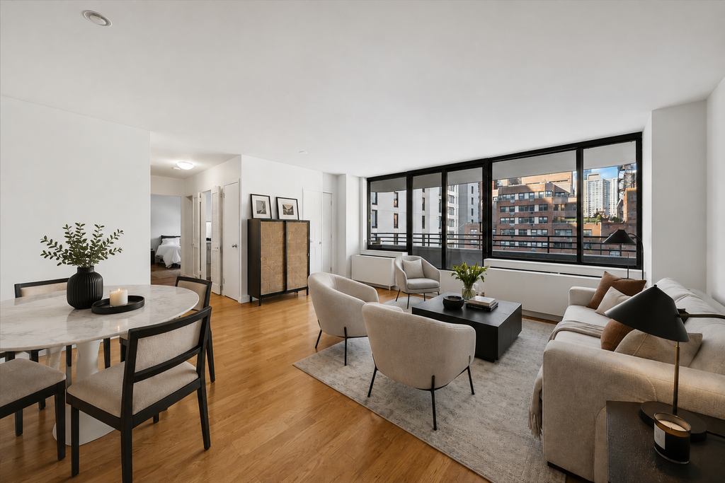 309 East 49th Street, Unit 11C photo 2
