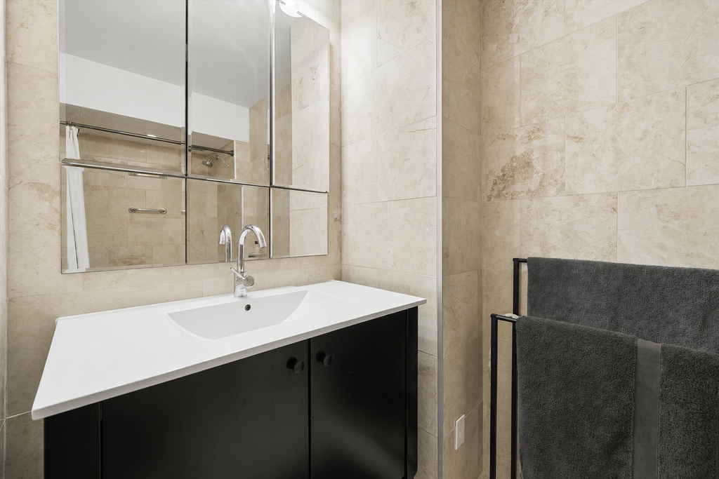 309 East 49th Street, Unit 11C photo 8