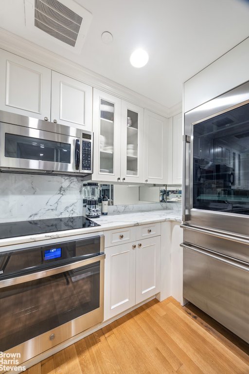 502 Park Avenue, Unit 11A photo 6