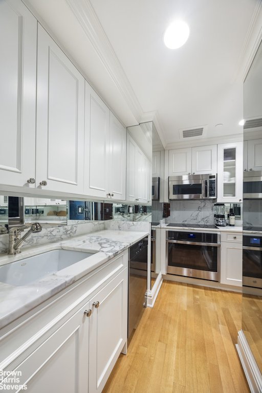 502 Park Avenue, Unit 11A photo 7