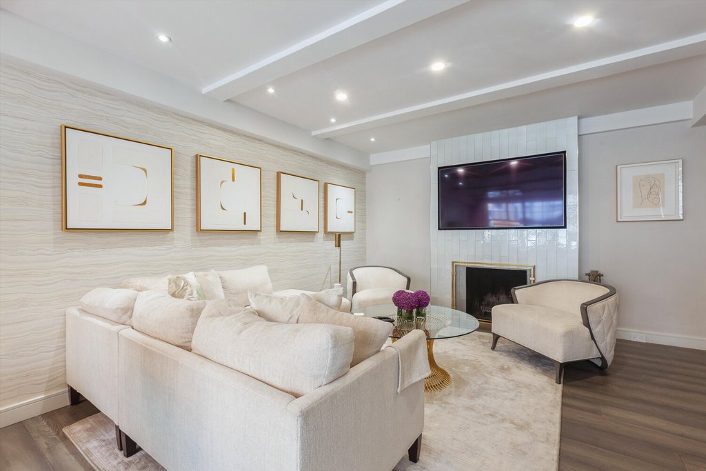 230 East 50th Street, Unit 3A photo 2