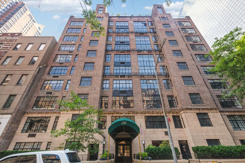 230 East 50th Street, Unit 3A photo 17