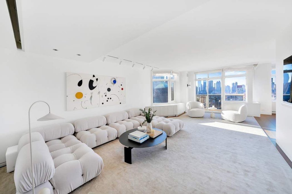 188 East 64th Street, Unit 2501