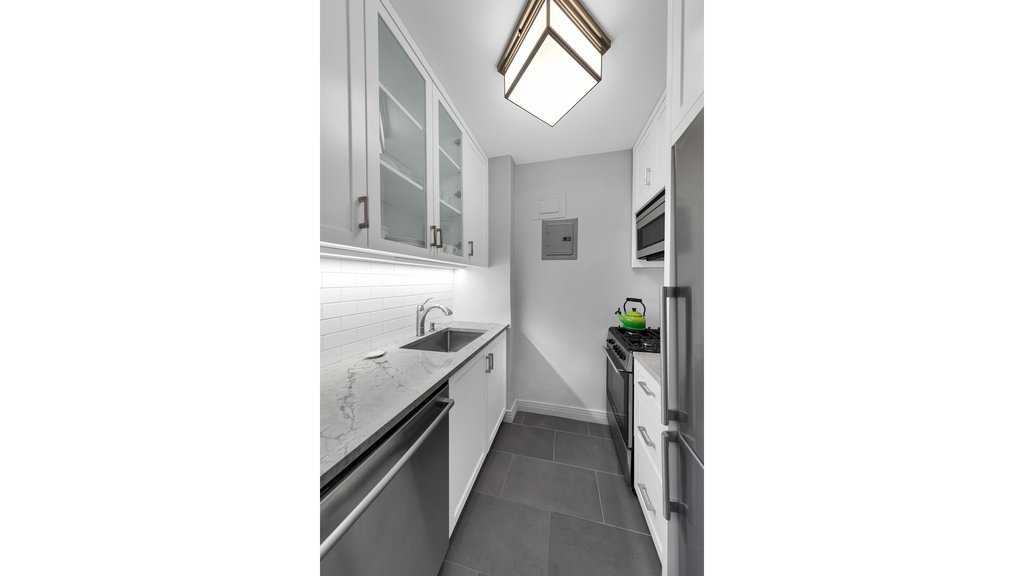 55 East End Avenue, Unit 11N photo 3