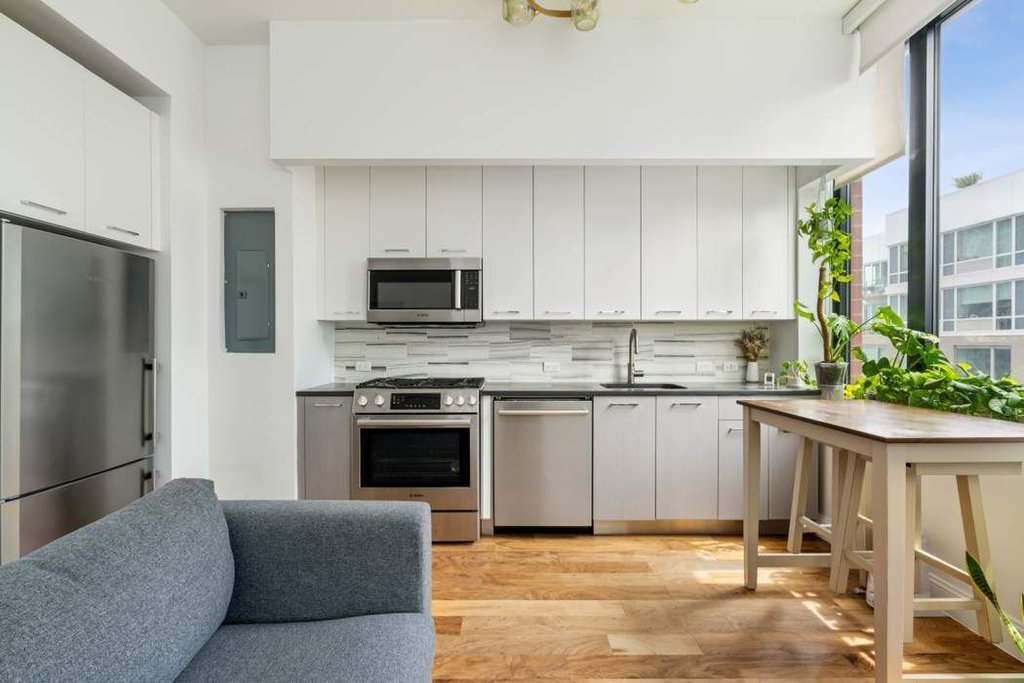 42-14 Crescent Street, Unit 10D photo 2