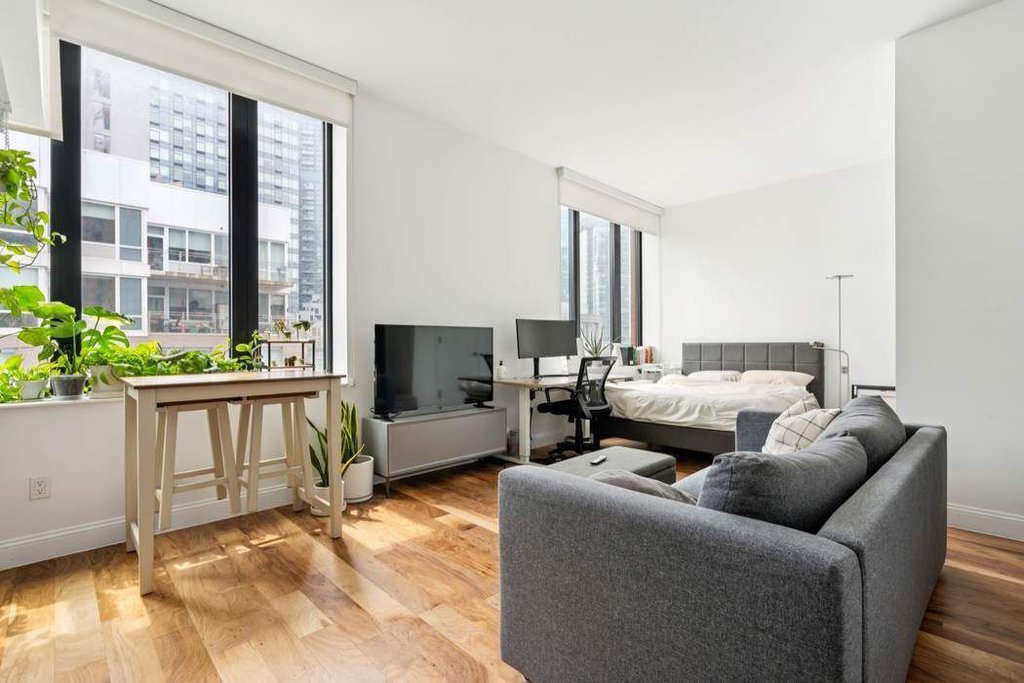 42-14 Crescent Street, Unit 10D photo 3