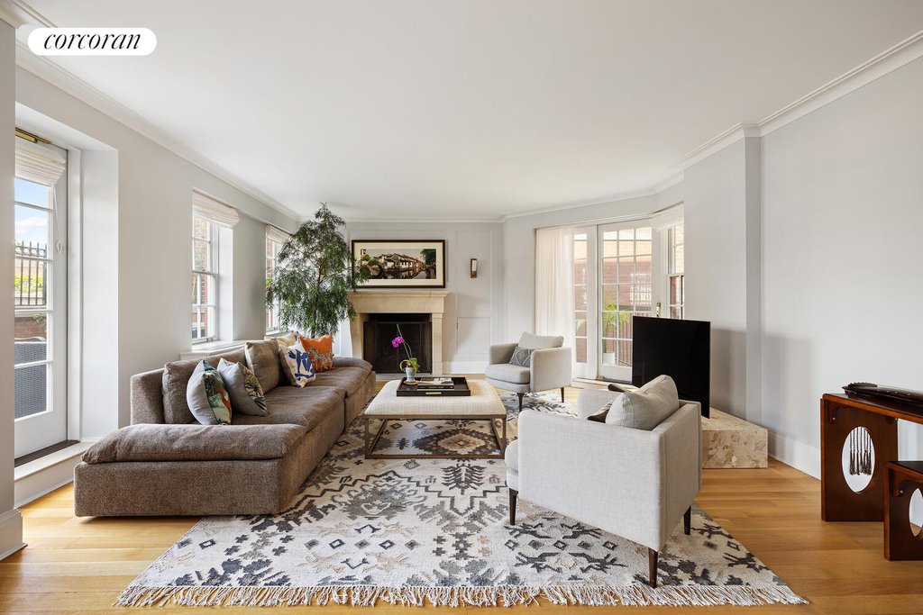 52 East 72nd Street, Unit PHA