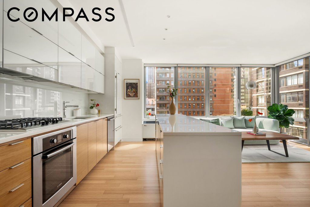 303 East 33rd Street, Unit 7N photo 2