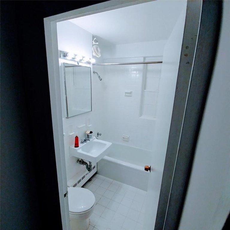 77 West 55th Street, Unit 9J photo 3