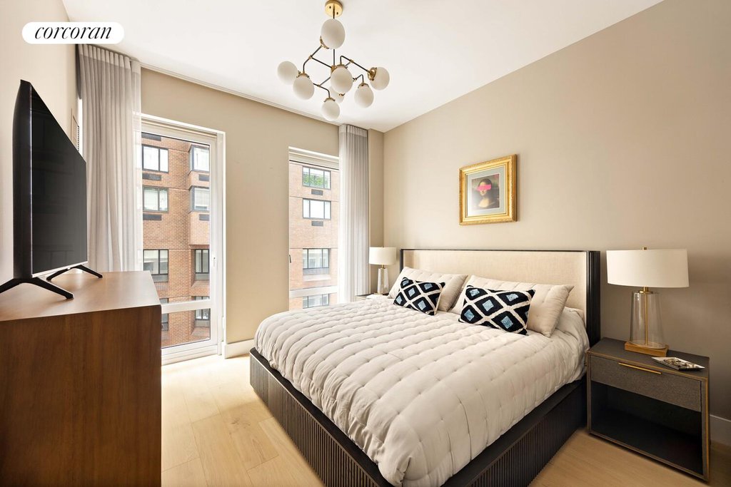 15 West 61st Street, Unit 5L photo 27