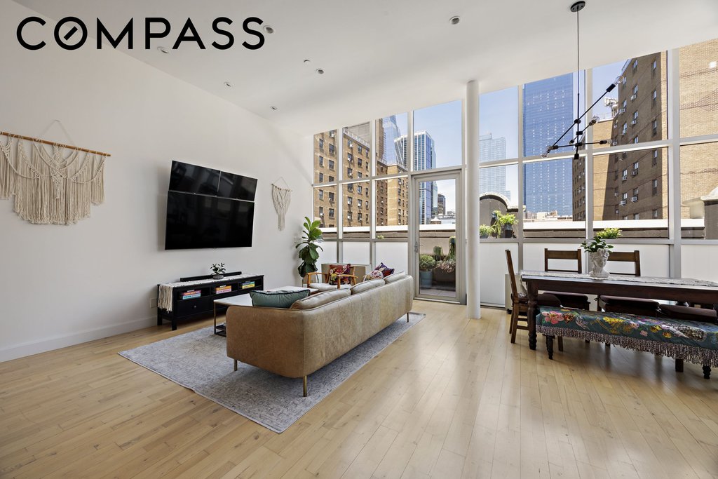 420 West 25th Street, Unit PH9C photo 4