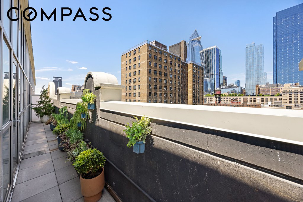 420 West 25th Street, Unit PH9C photo 17
