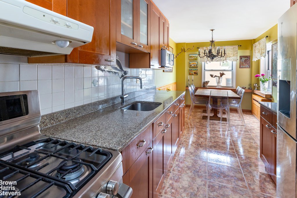 3130 Irwin Avenue, Unit 8C photo 5