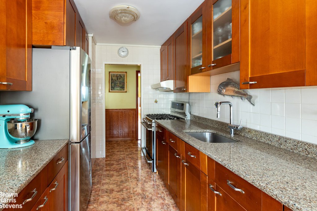3130 Irwin Avenue, Unit 8C photo 6