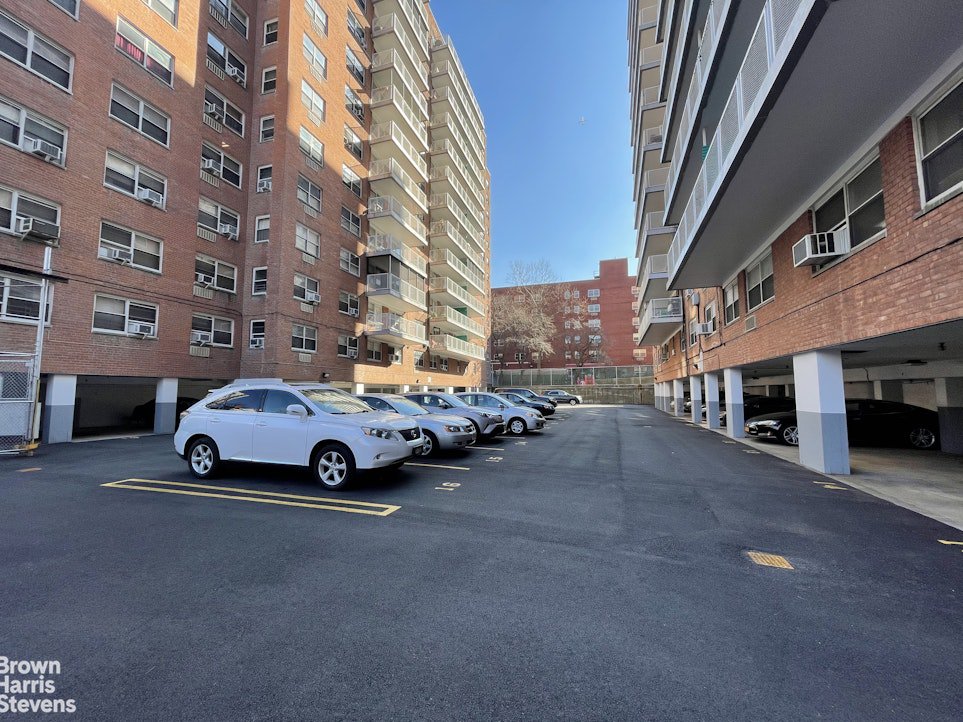 3130 Irwin Avenue, Unit 8C photo 18
