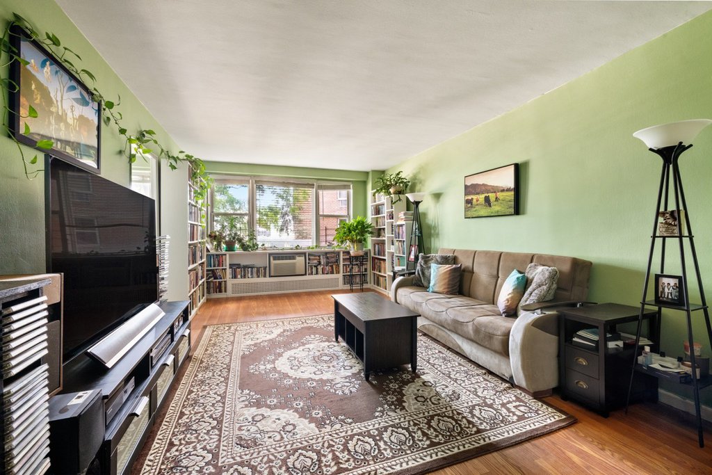 5800 Arlington Avenue, Unit 3F