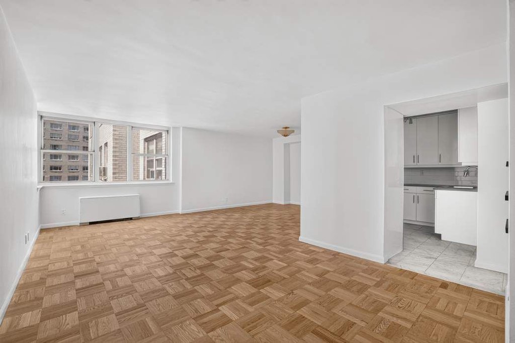 200 East 58th Street, Unit 11B photo 2